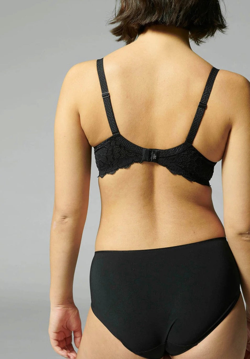 Caresse 3D Plunge Spacer Bra - Black